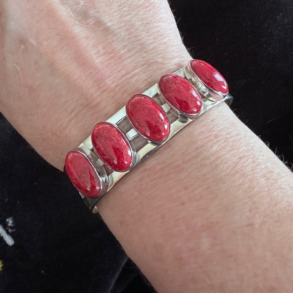 Vintage Jay King Red Coral  & sterling silver cuff bracelet - Picture 5 of 14